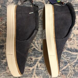 Toms Women's Paxton - water resistant - Grey Suede w/faux fur - NEW w/tags